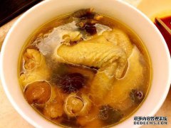 即使鸡炖也不尴尬吗？因为它只是炖！加入这一