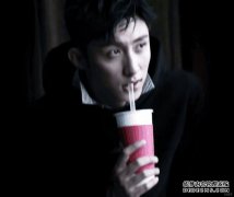吴昊主动抱着10岁的黄静宇，？黄静宇同时害羞！