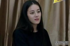 在春节的夜晚录制时，林心如的肤色受到抑制，