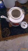 在大冶的街上，“老”小吃的销售，“大茶壶”
