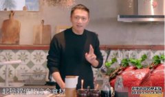 声称已经减掉了20磅的潘伟白真的很瘦。他试着不