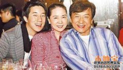 方祖明的生日聚会，谢霆锋参加了庆祝活动，原