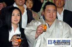 日本摔跤手“Phat Ass Oil”，为什么美女像云一样