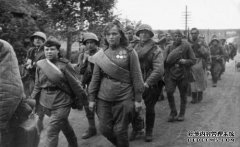 第二次世界大战妇女穿着裙子的苏联士兵比男子