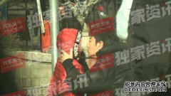 贾乃良派微博庆祝甜蜜表演。同一天，李小玉更