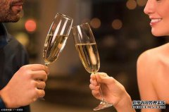 一个9个月大的婴儿晚上睡觉并不总是可行的，如